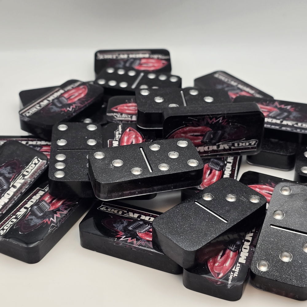 Custom Graphic Domino Set - Picture 4 of 7